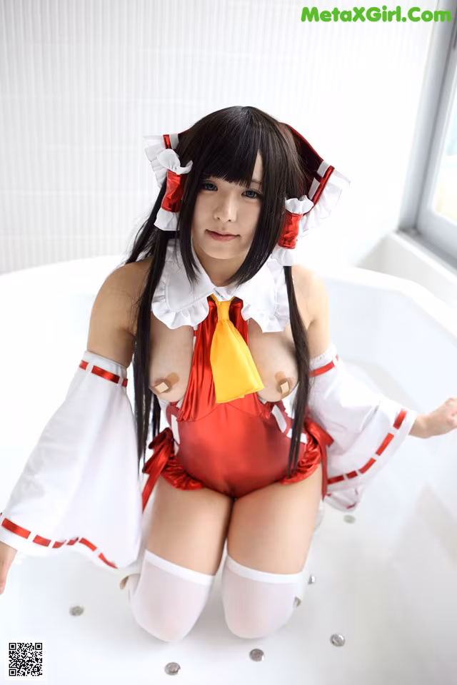 Cosplay Komugi - Showing Busty Crempie